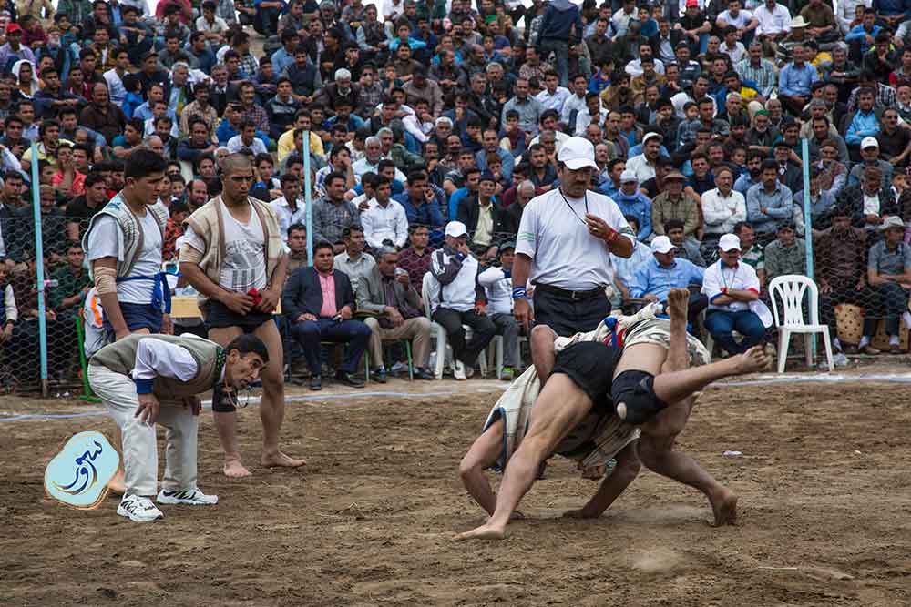 کشتی چوخه از ورزش های باستانی نیشابوری ها